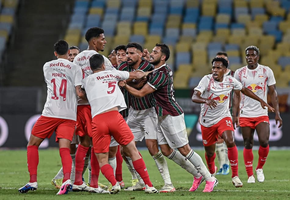 Briga em Fluminense x RB Bragantino pela 19ª rodada do Brasileirão