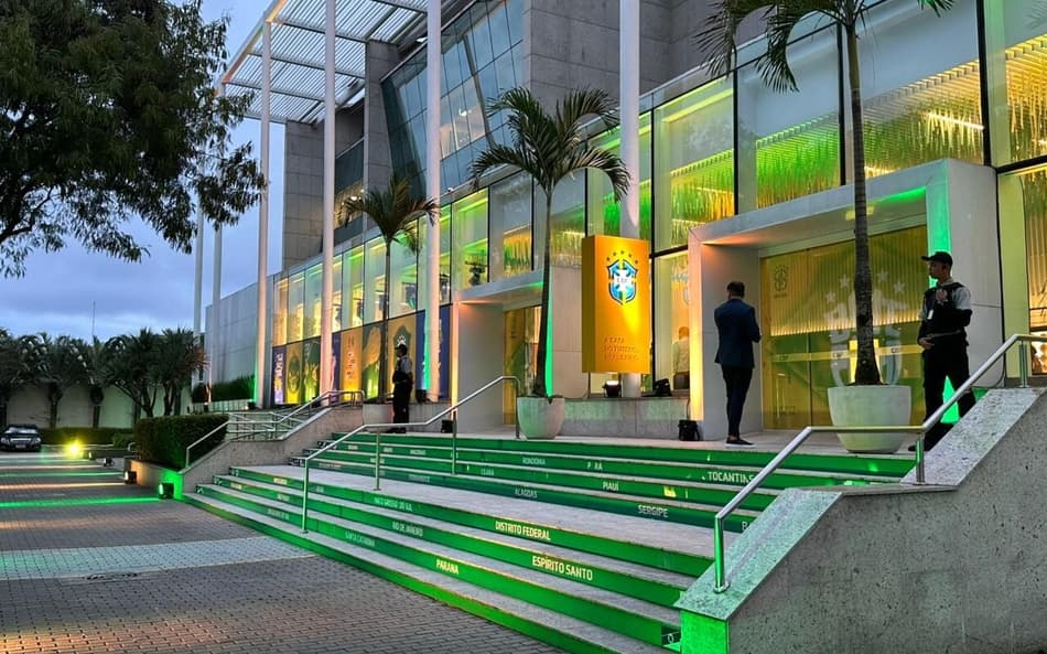 Sede CBF pronta para recepção dos jogadores antes de viagem à Copa do Mundo (Foto: Lucas Bayer / Lance!)