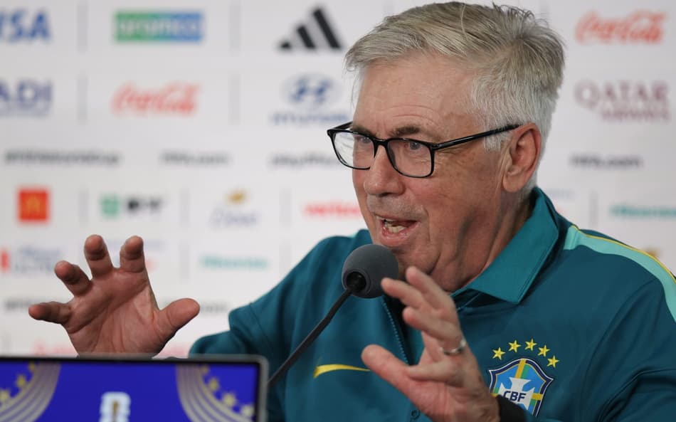 Carlo Ancelotti, técnico do Brasil, em coletiva de imprensa
