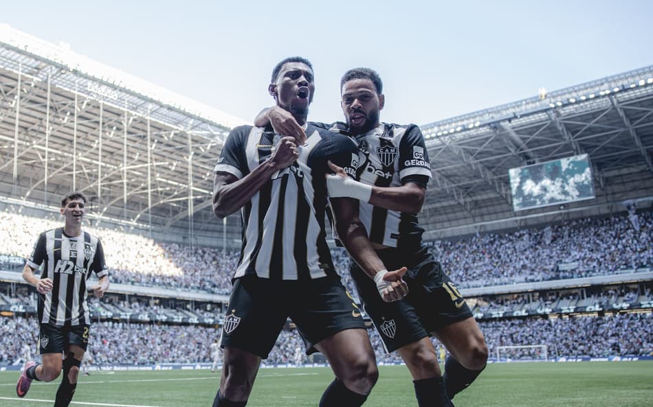 Cassierra comemora gol contra o Botafogo (Foto: Pedro Souza / Atlético)