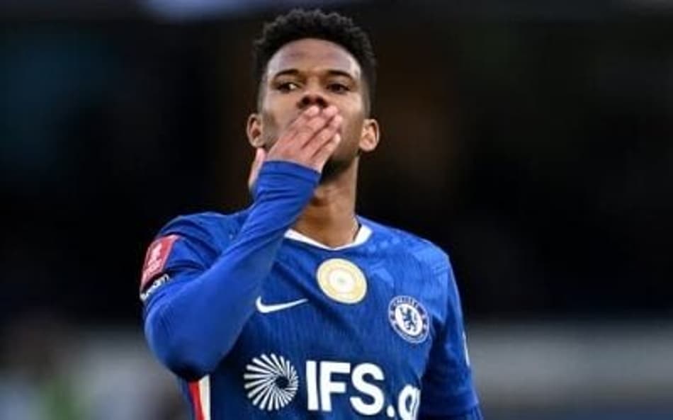 Estevão comemora gol do Chelsea pela Copa da Liga Inglessa. (Foto: Divulgação/ Chelsea)