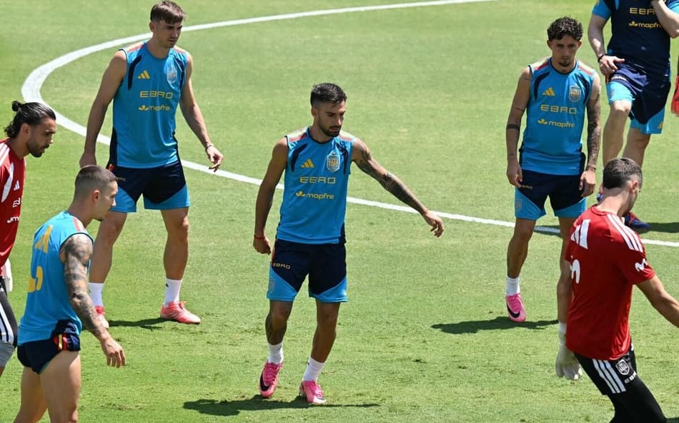 Espanha pode atingir outro feito histórico contra Bélgica (Foto: Paul ELLIS / AFP)