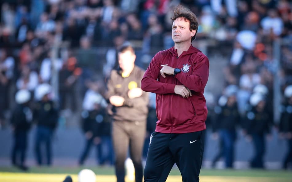 Fernando Diniz durante partida do Corinthians