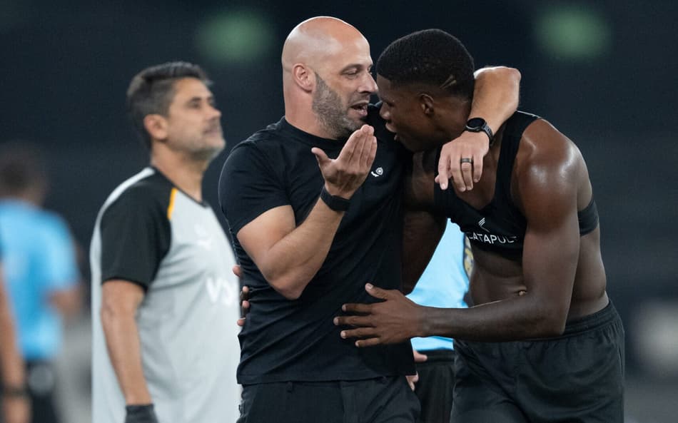 Franclim Carvalho elogia jovem do Botafogo, mas alerta: 'Não fez um bom jogo'