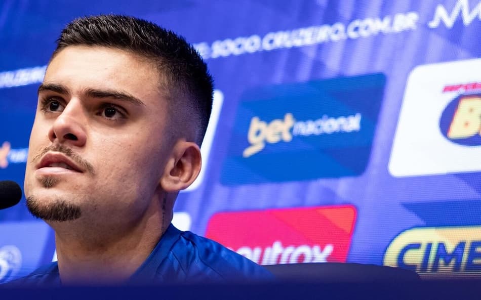 Gabriel Pec é apresentado pelo Cruzeiro (2)