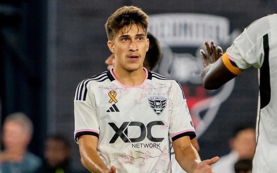 Gabriel Pirani com a camisa do DC United