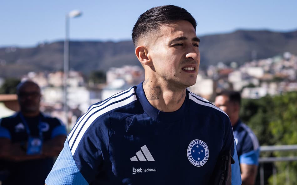 Gabriel Rojas chegando ao Independência