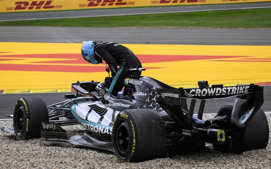 George Russell deixa a Mercedes no início do GP da Bélgica