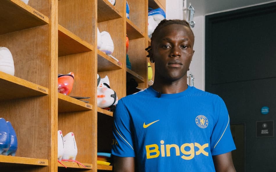 Geovany Quenda na apresentação ao Chelsea