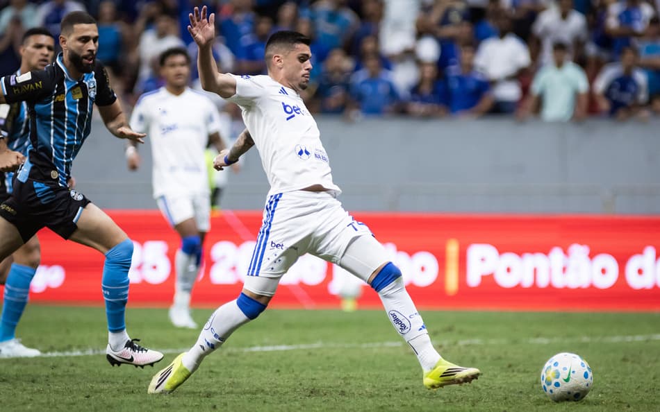 Gabriel Pec em estreia pelo Cruzeiro