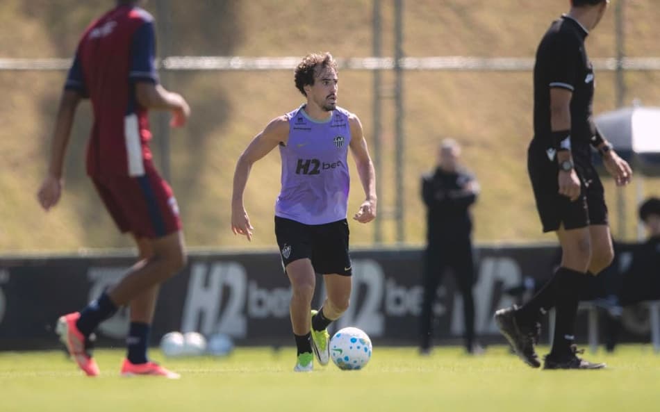 Igor Gomes treinamento (Foto: Pedro Souza / Atlético)