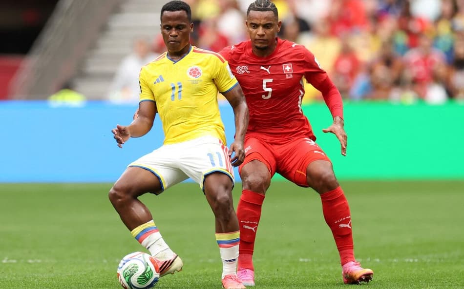 Arias em ação durante partida entre Colômbia e Suíça pelas oitavas de final da Copa do Mundo