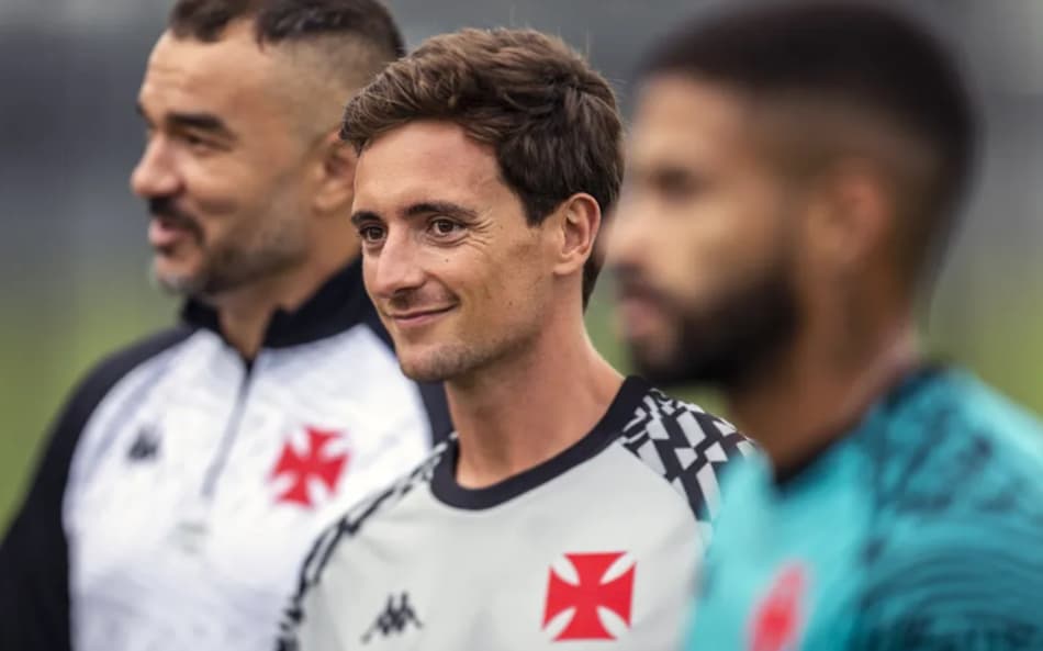 João Correia durante treino do Vasco em 2022