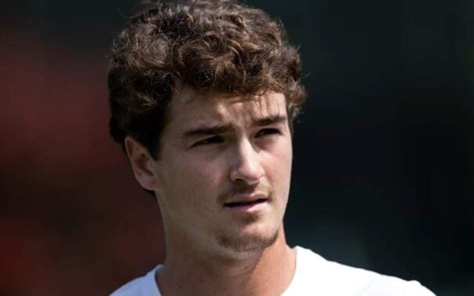 João Fonseca em treino em Wimbledon