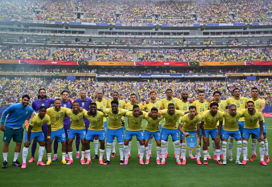 Monte a Seleção Brasileira para a Copa de 2030!