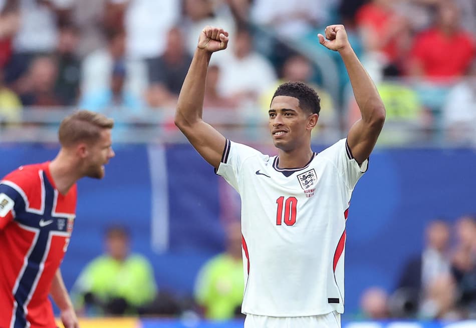 Jude Bellingham comemora seu segundo gol em Noruega x Inglaterra pela Copa do Mundo de 2026