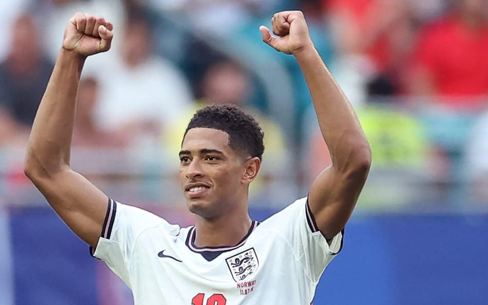 Jude Bellingham comemora seu segundo gol em Noruega x Inglaterra pela Copa do Mundo de 2026