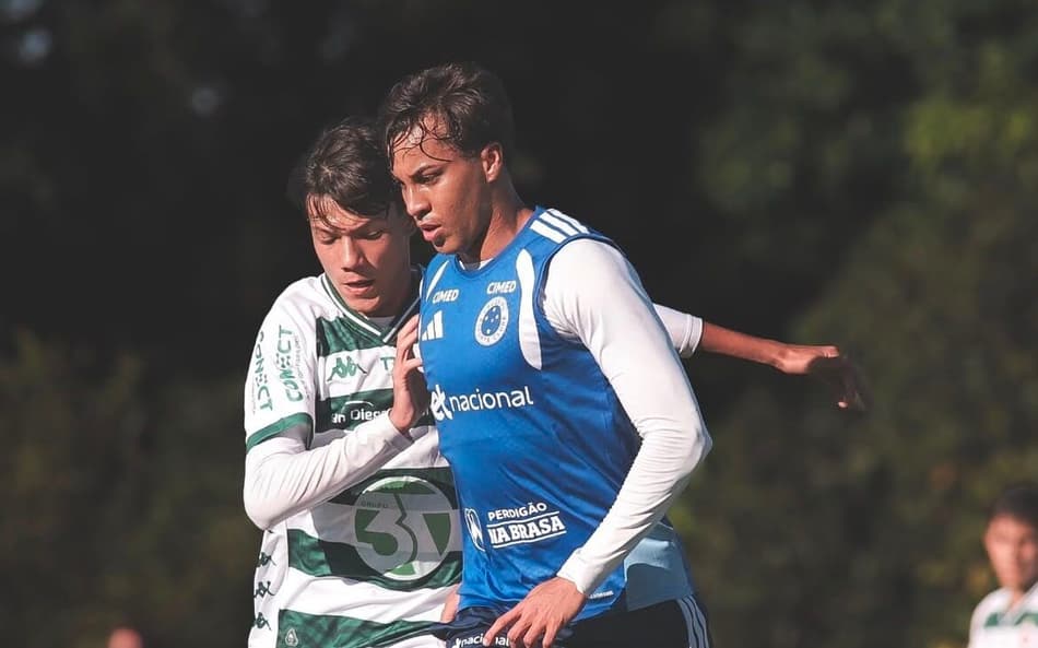 Kaio Jorge em jogo-treino na Toca II