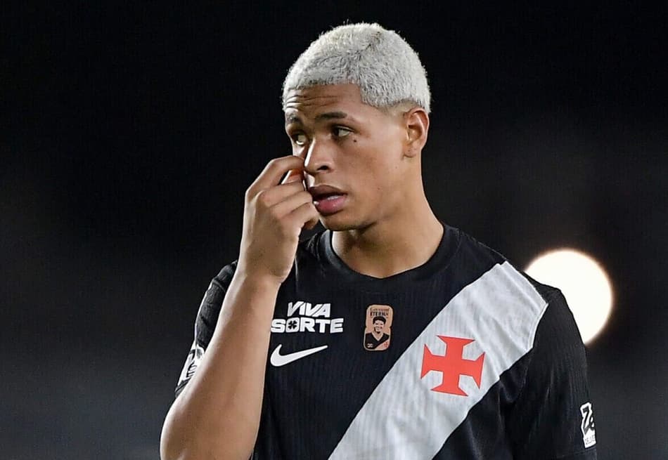 Kauan Barros em ação pelo Vasco no Campeonato Brasileiro