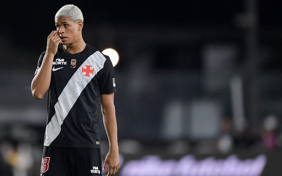 Kauan Barros em ação pelo Vasco no Campeonato Brasileiro