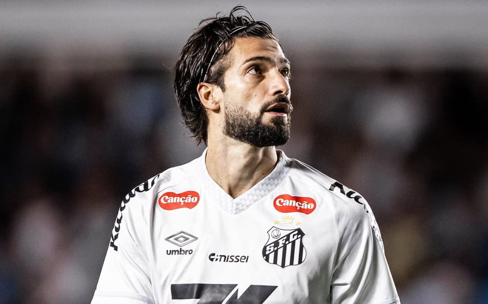 Santos acerta rescisão de contrato com Lautaro Díaz
