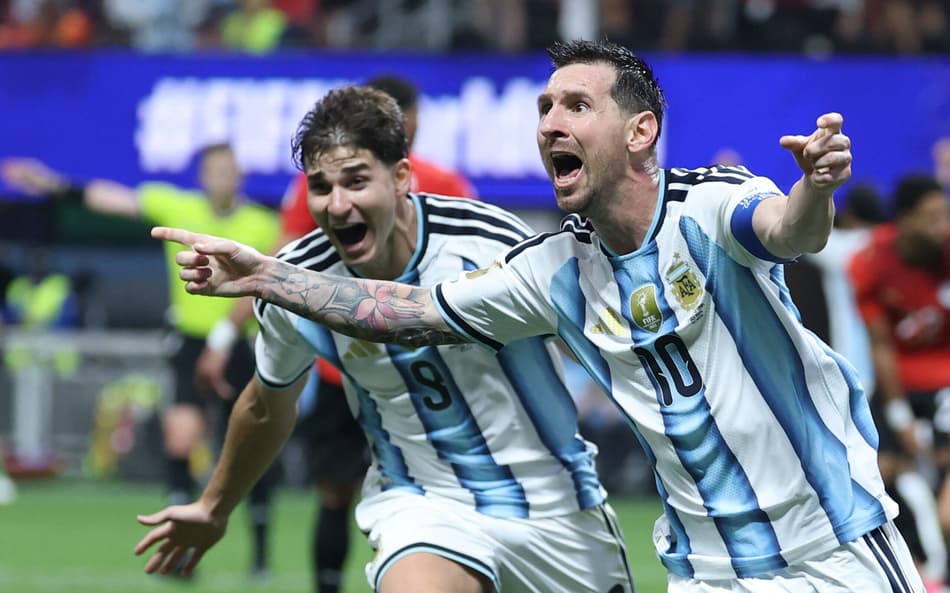 Lionel Messi comemora gol marcado pela Argentina contra o Egito na Copa do Mundo