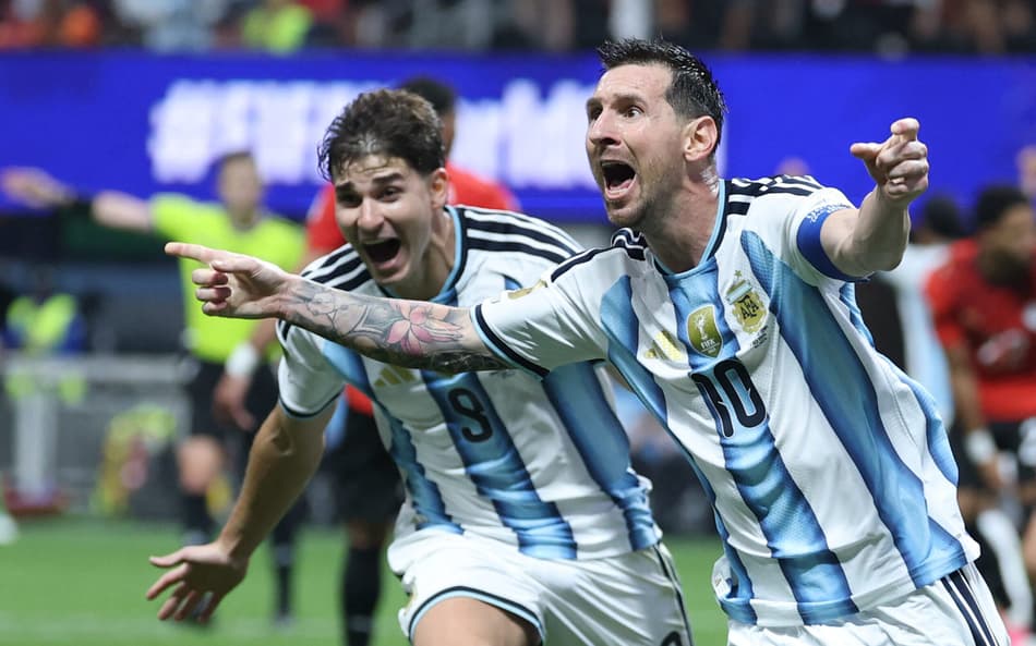Lionel Messi comemora gol marcado pela Argentina contra o Egito na Copa do Mundo