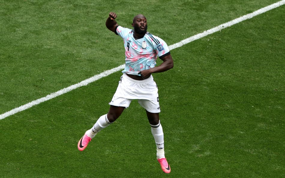 Lukaku comemora gol da Bélgica contra Senegal na Copa do Mundo