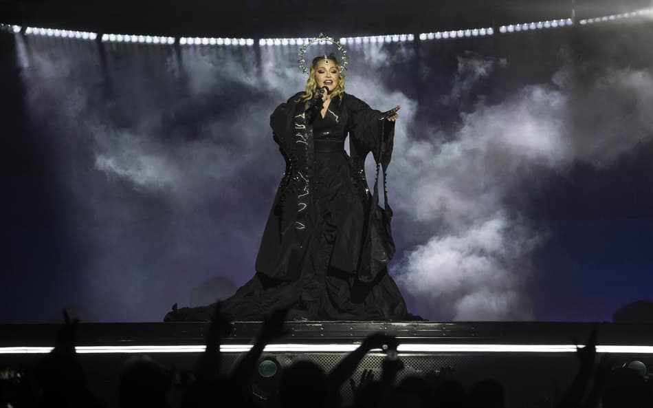 Madonna durante show em Copacabana, no Rio de Janeiro