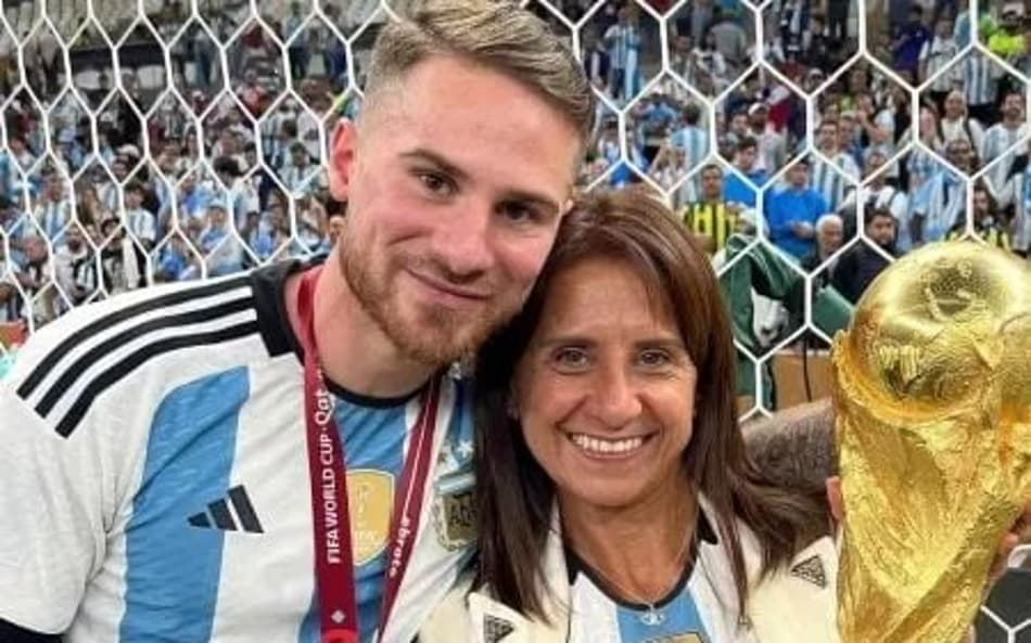 Antes de confronto contra Inglaterra, mãe de atleta da Argentina é reprimida por torcedores (Foto: Reprodução/Instagram)