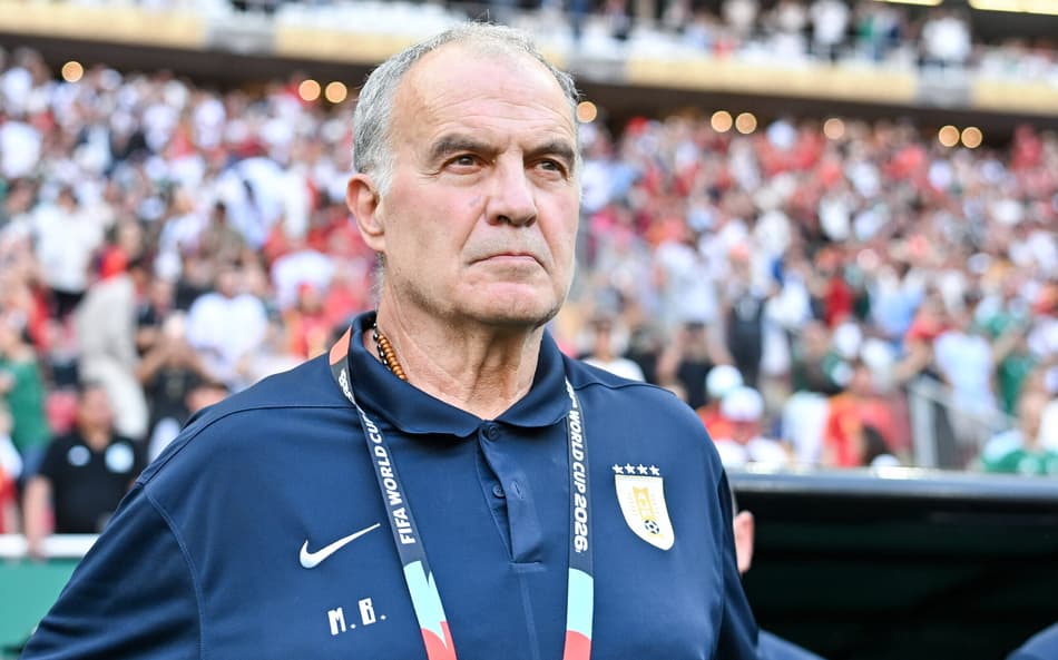 Marcelo Bielsa no comando da seleção uruguaia