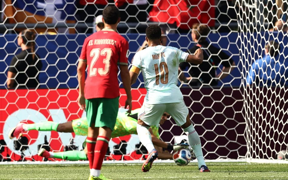 Mbappé teve a cobrança de pênalti defrendida por Bono em França x Marrocos pela Copa do Mundo