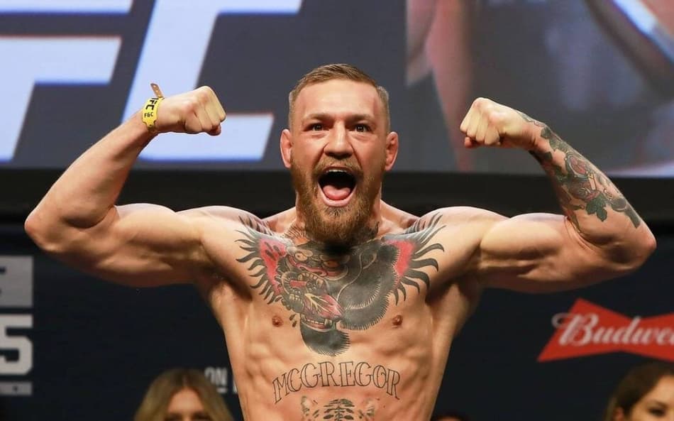 Conor McGregor em pesagem no UFC (Foto: MICHAEL REAVES / AFP)