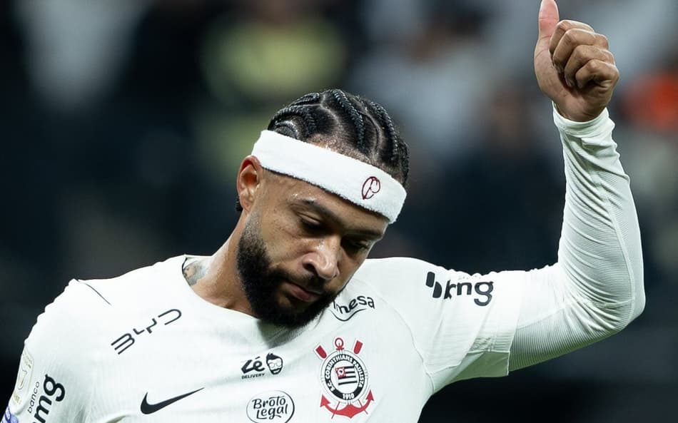 Corinthians define data para reapresentação de Memphis Depay