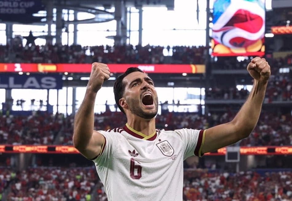 Merino comemora o gol da vitória da Espanha sobre Portugal