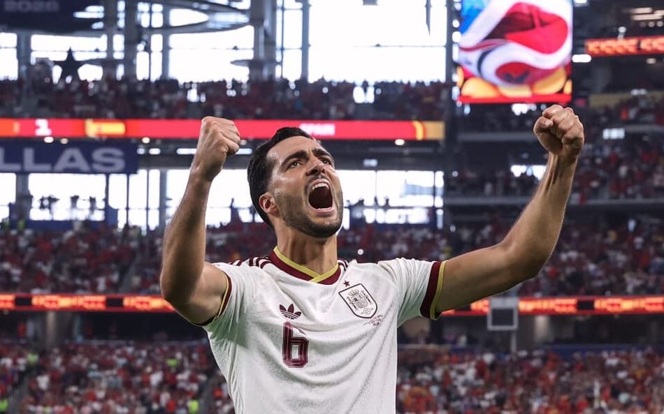 Merino comemora o gol da vitória da Espanha sobre Portugal