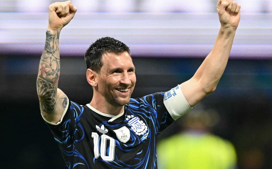 Messi comemora vitória da Argentina sobre a Inglaterra e classificação à final da Copa do Mundo