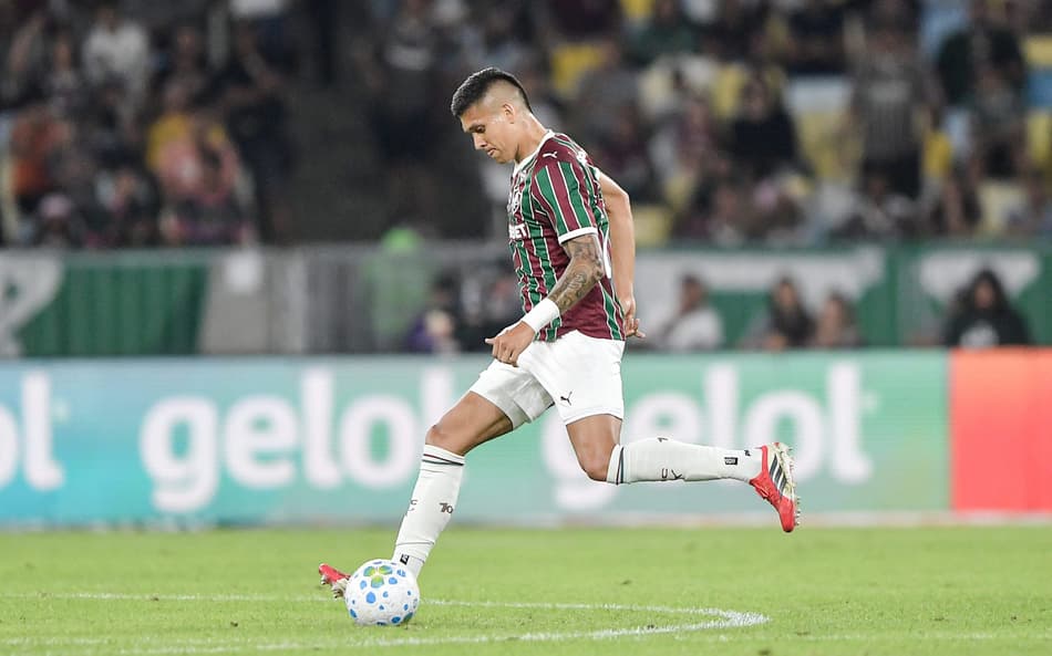 Millán em ação pelo Fluminense no Maracanã