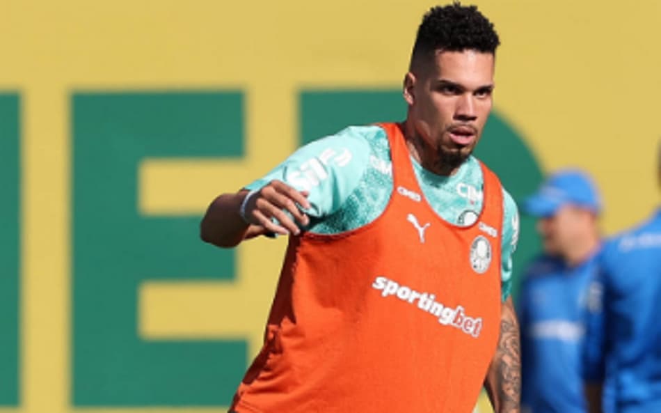 Paulinho, atacante do Palmeiras