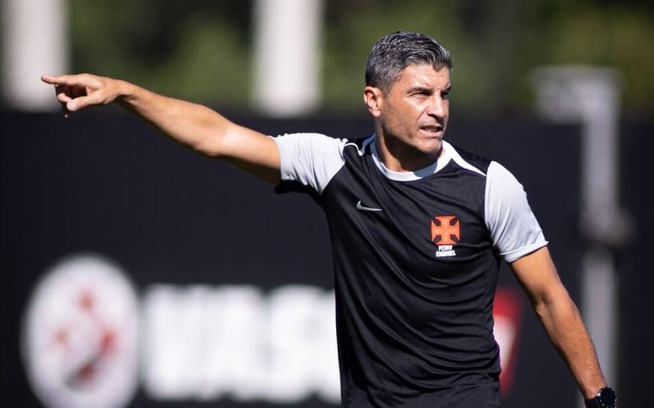Ex-jogador projeta jogo do Vasco na Sul-Americana: 'Cabeça no lugar'