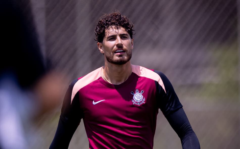 Pedro Raul durante treinamento do Corinthians