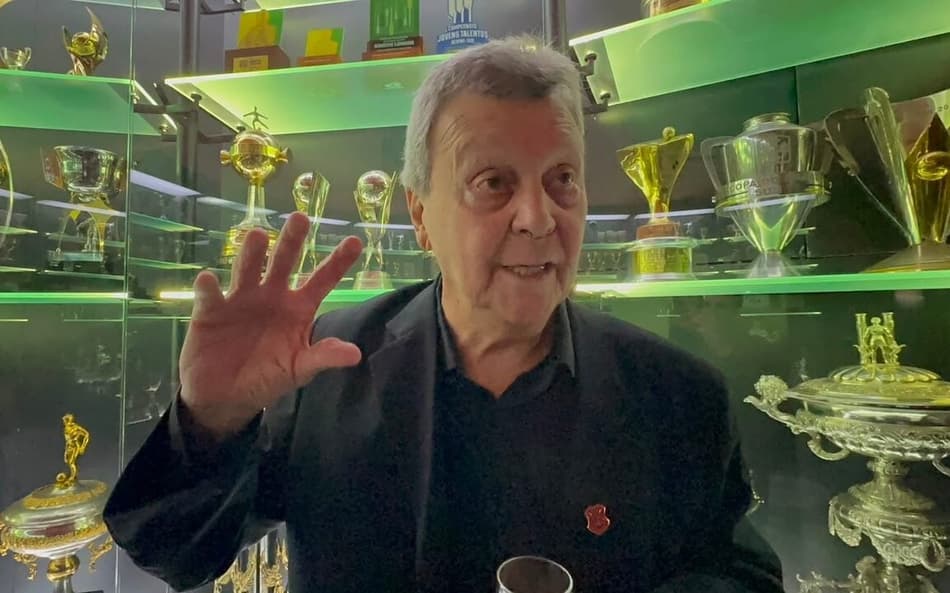 Raul, ídolo do Flamengo, em reabertura do museu