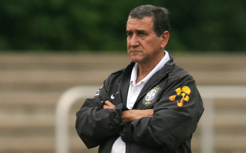 Bergisch Gladbach; Alemanha; Estadio SSG90; 20/06/2006; Futebol; Copa do Mundo 2006. Treino da Selecao Brasileira. Tecnico Parreira; Foto Julio Cesar Guimaraes/Lancepress!; Digital;