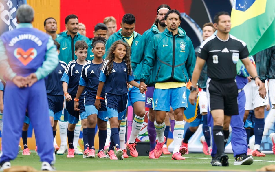 Seleção Brasileira entra em campo contra a Noruega na Copa do Mundo (Foto: Rafael Ribeiro/CBF)