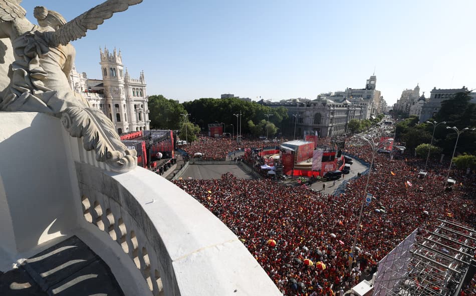 Espanha é recebida por multidão em Madri após conquistar a Copa do Mundo