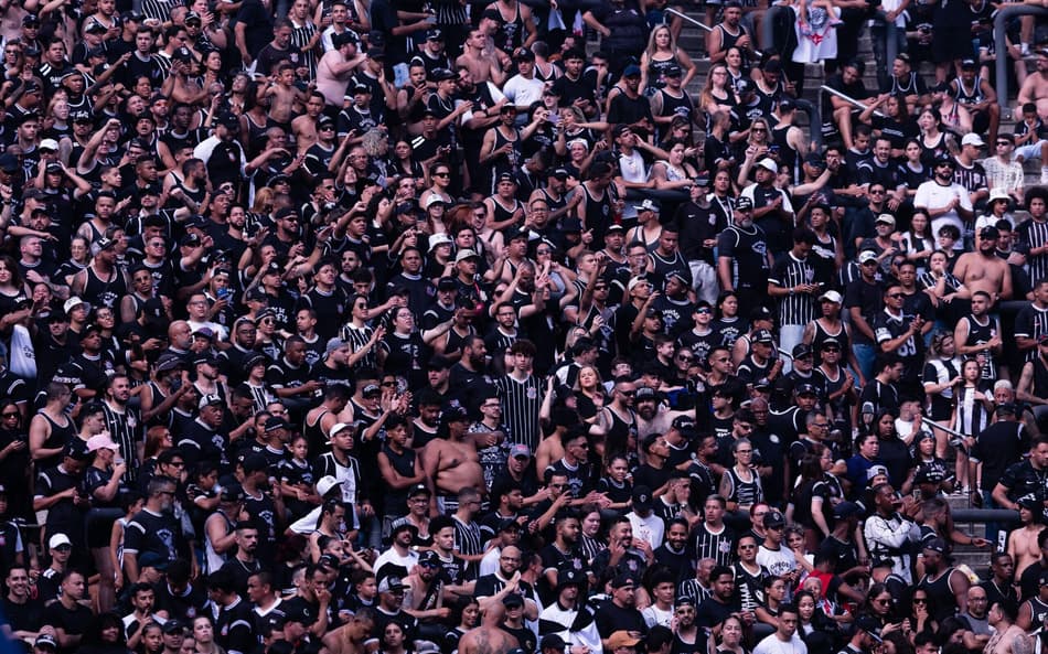 Torcida do Corinthians na Neo Química Arena