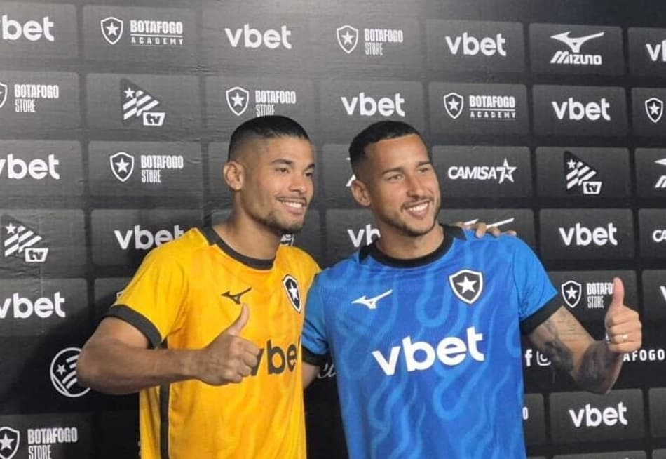 Warleson (à esquerda) e Gabriel Batista são os novos goleiros do Botafogo (Foto: Leonardo Bessa/Lance!)