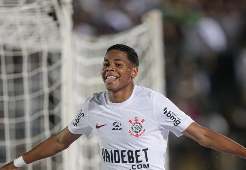 Wesley comemora gol pelo Corinthians