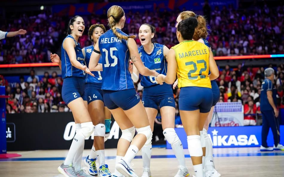 Seleção feminina comemora ponto em vitória sobre o Japão na VNL feminina