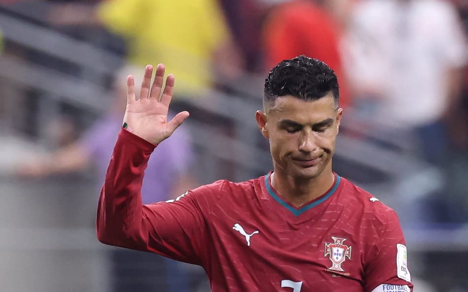 Cristiano Ronaldo acenando